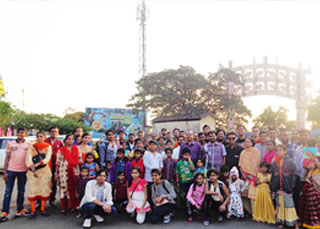 Staff Picnic along with their Family members
